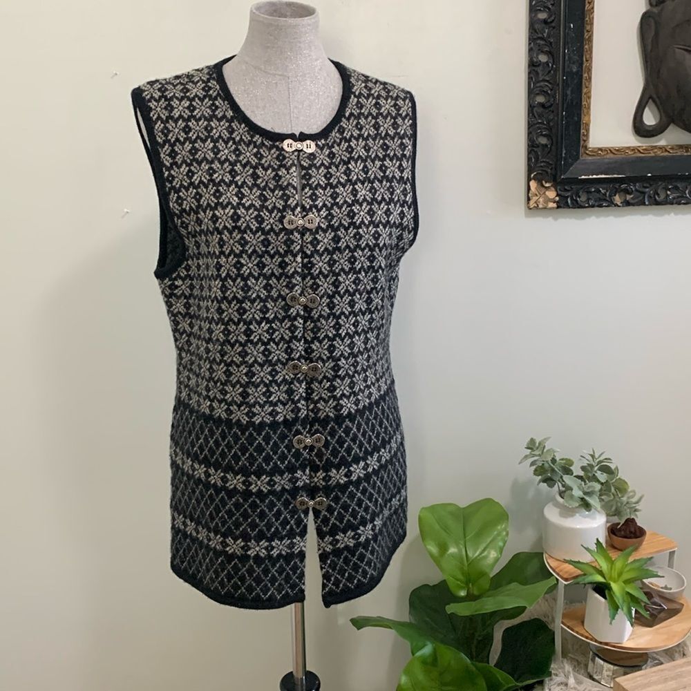 Gap‎ Vest Womens 100% Wool Fair Isle Nordic Metal Clasp Closure Size L Vintage
